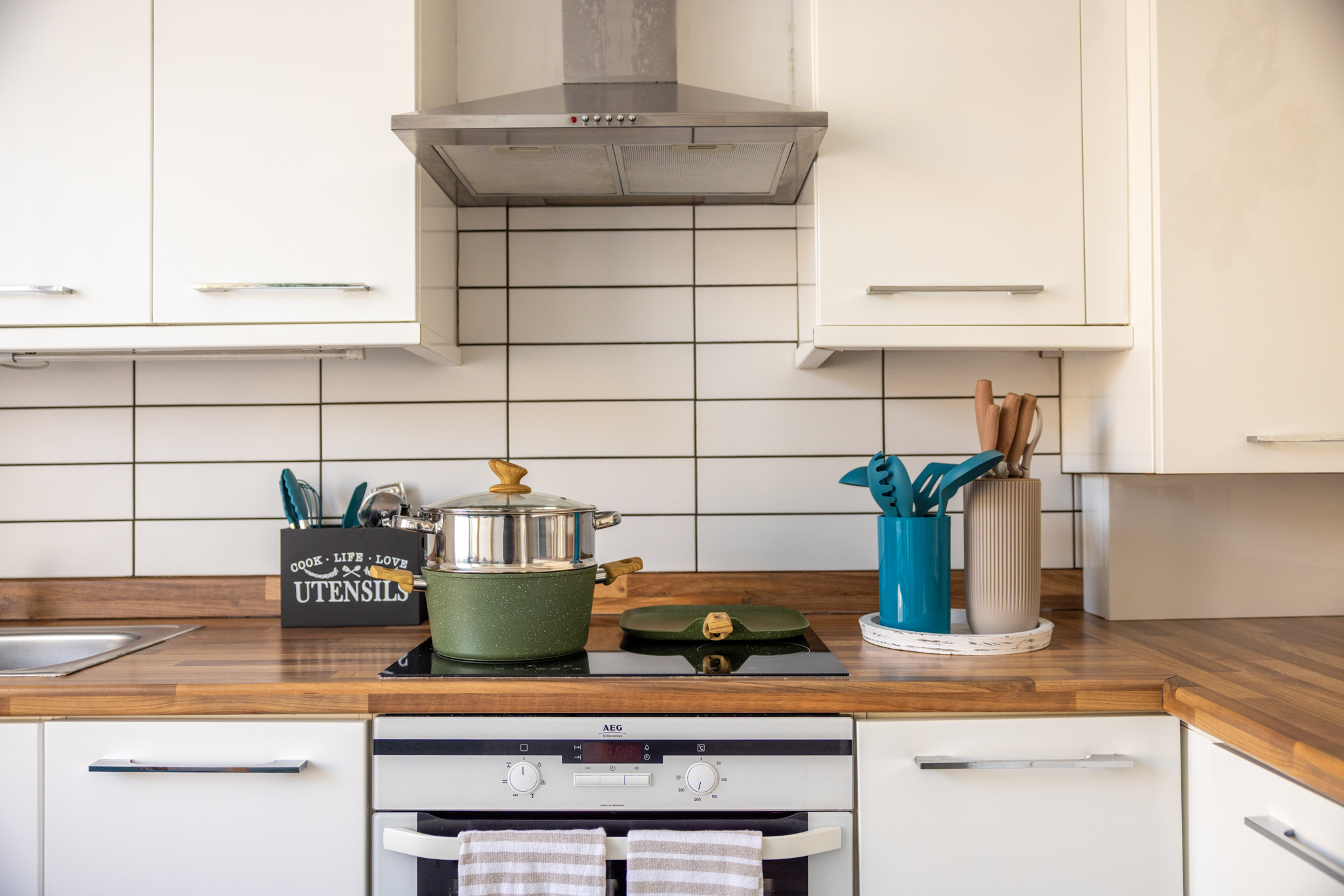 Kitchen counter detail